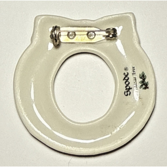 Vintage Spode Christmas Tree Wreath Pin Brooch J-2K - Picture 2 of 2